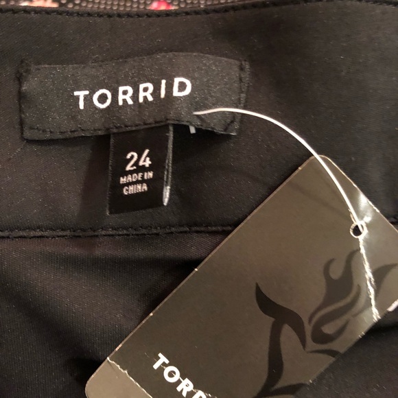 Torrid plus size hi low polka dot floral skirt NEW 24 plus size - Picture 10 of 11